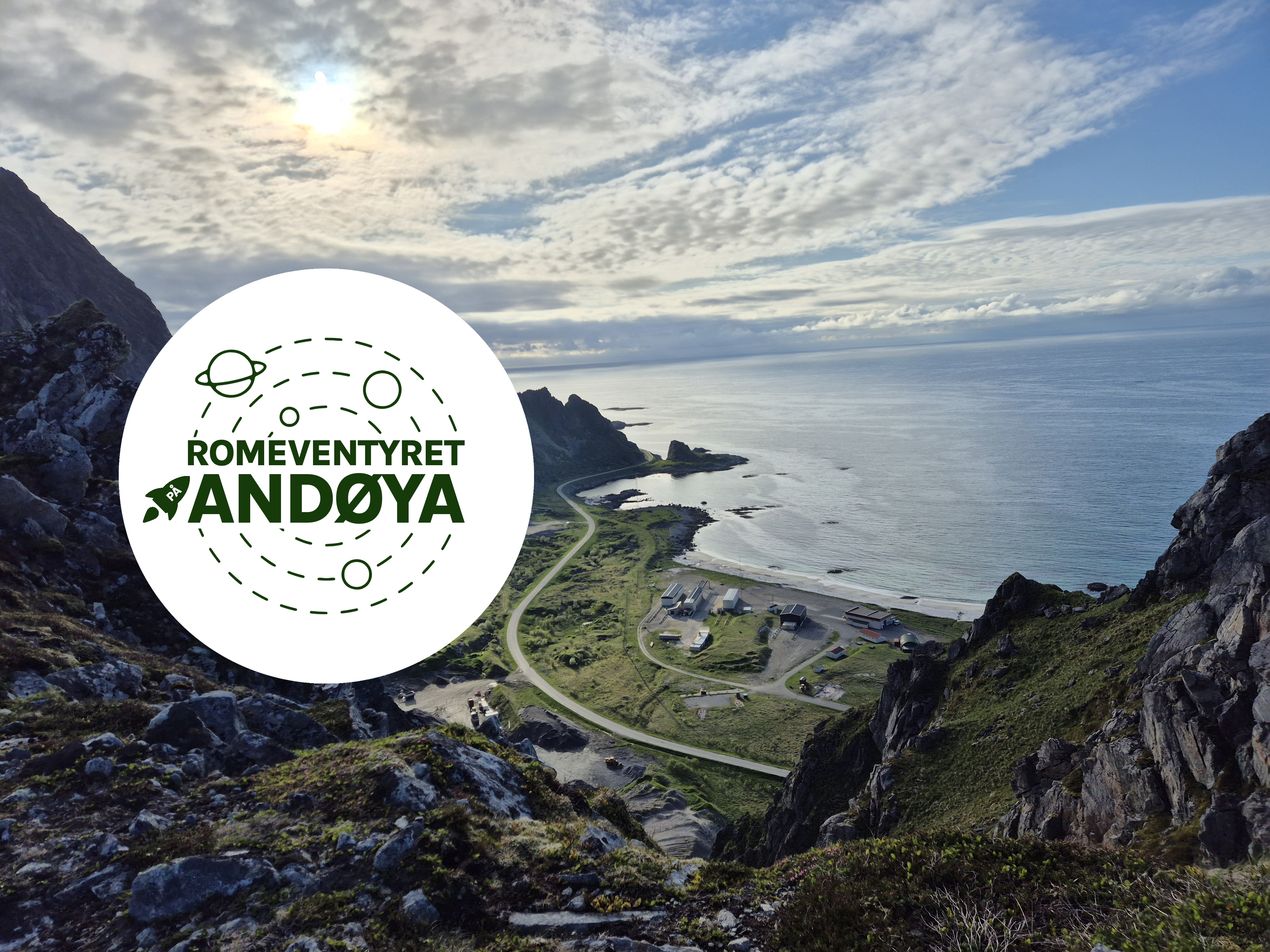 Oversikt over Andøya space sett fra en fjelltopp. 