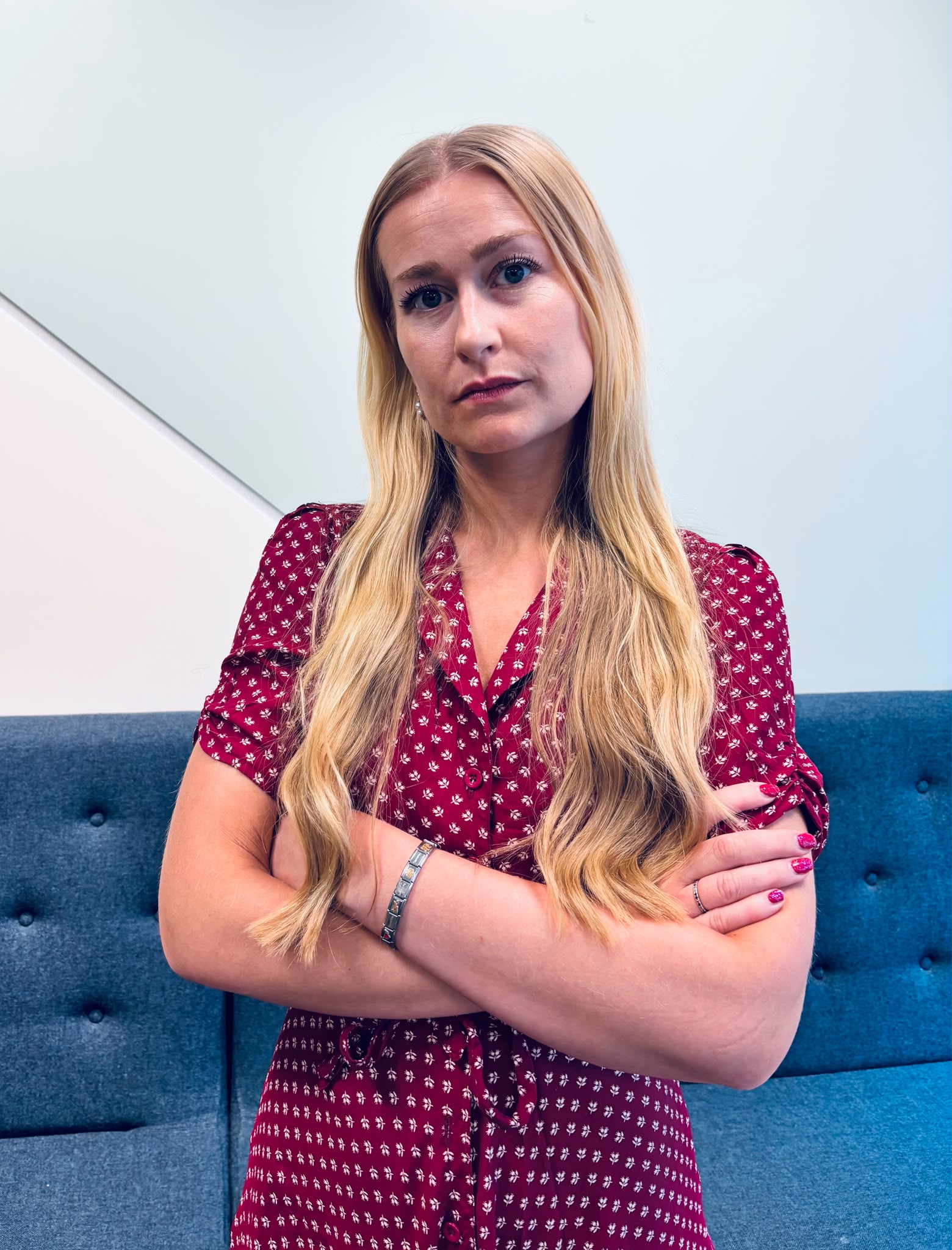 Inger Lise Mørch med hender i kryss