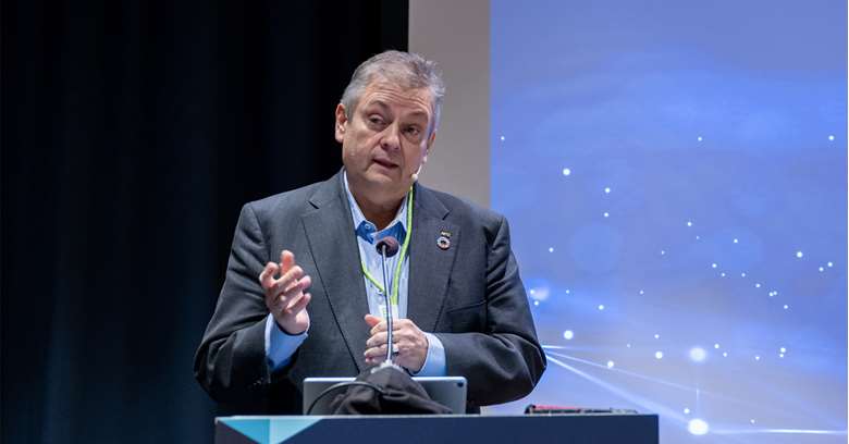 Trond Markussen på talerstolen på NITOs landsmøte 2022 - Menonrapport.jpg
