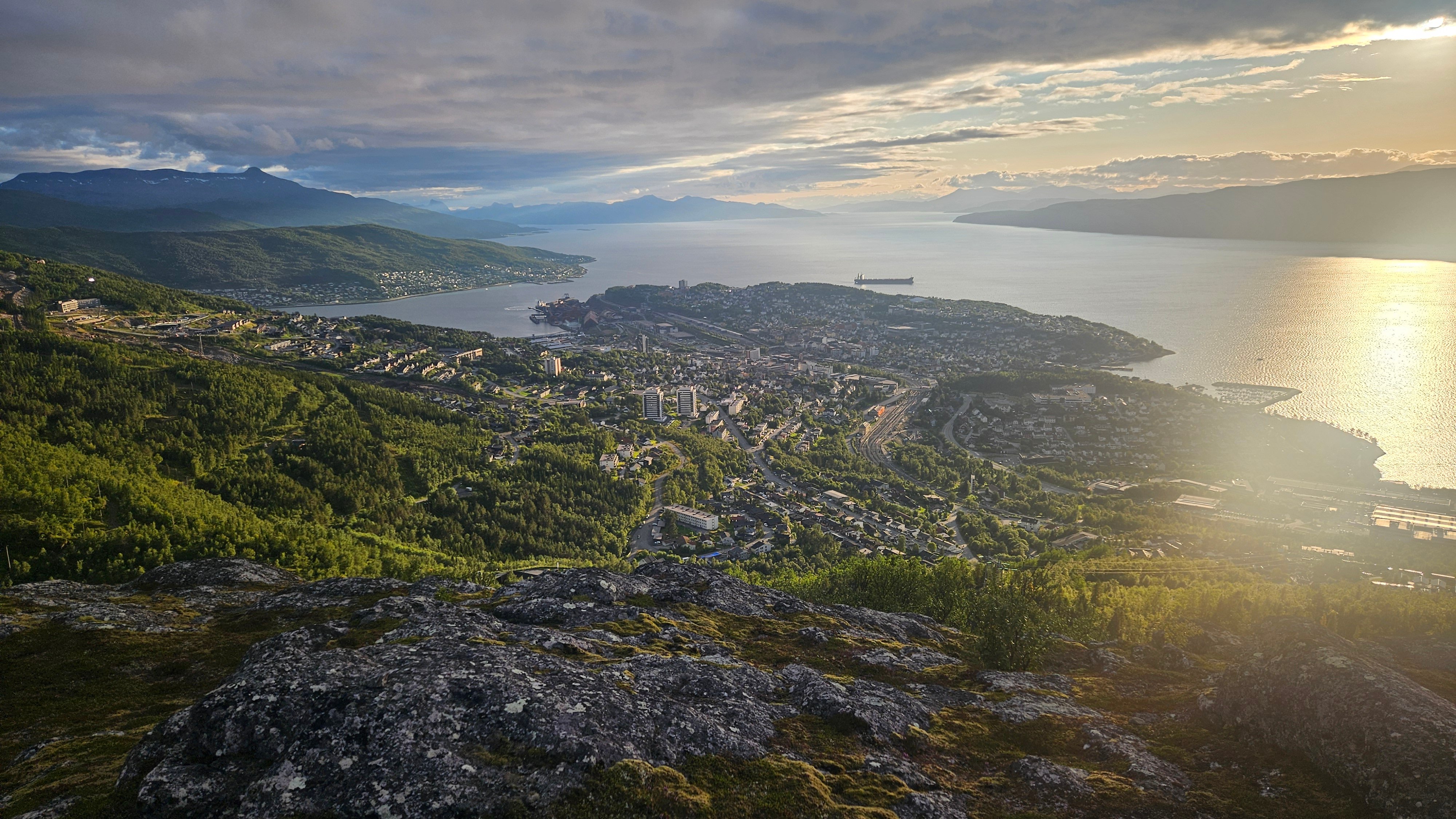 Utsikt fra Taraldsviktoppen over Narvik