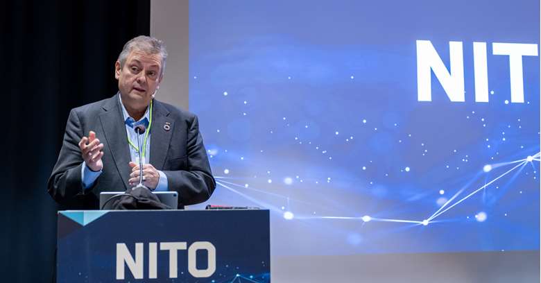 Trond Markussen på talerstolen på NITOs landsmøte 2022.jpg