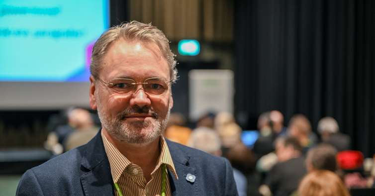 En smilende forhandlingssjef i NITO, Knut Aarbakke på NITOs sentrale tariffkonferanser.