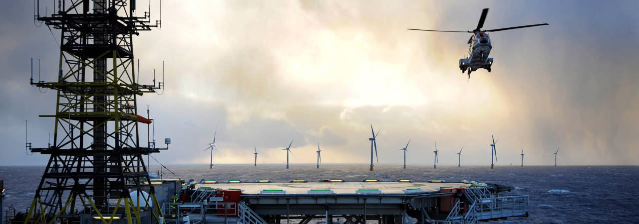 Hywind Tampen with helicopter and landing platform Photo: Equinor