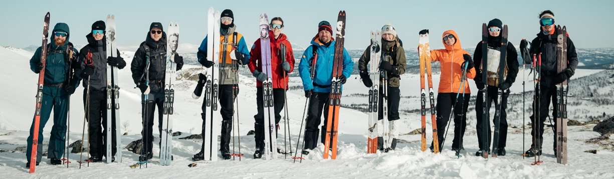 Flere personer med ski. Illustrasjonsfoto: Fjellsport