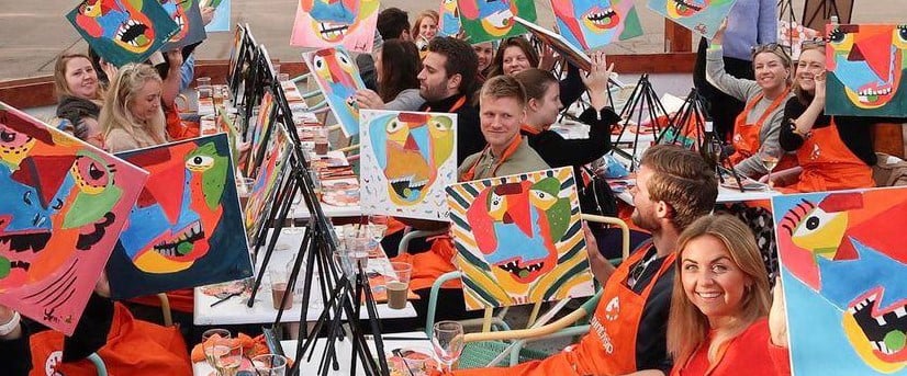 paint n sip lokale med deltakere