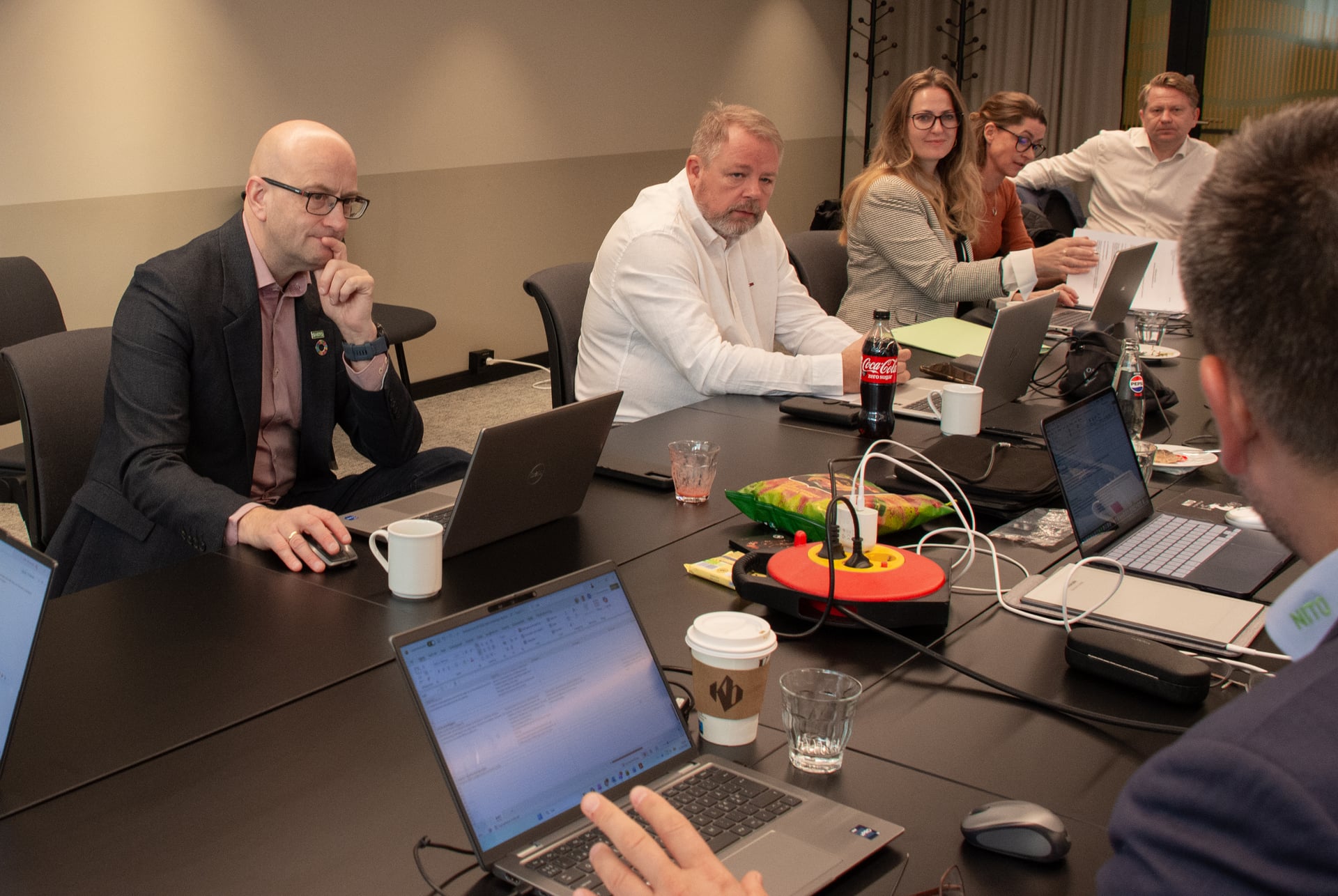 NITOs forhandlingsdelegasjon på bakrommet under forhandlingene