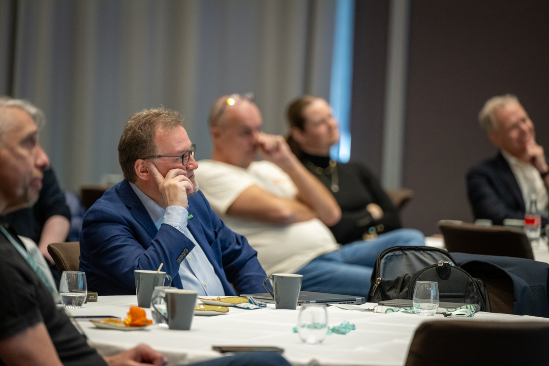 NITO president listens intently at West Norwegian engineering conference at the opening