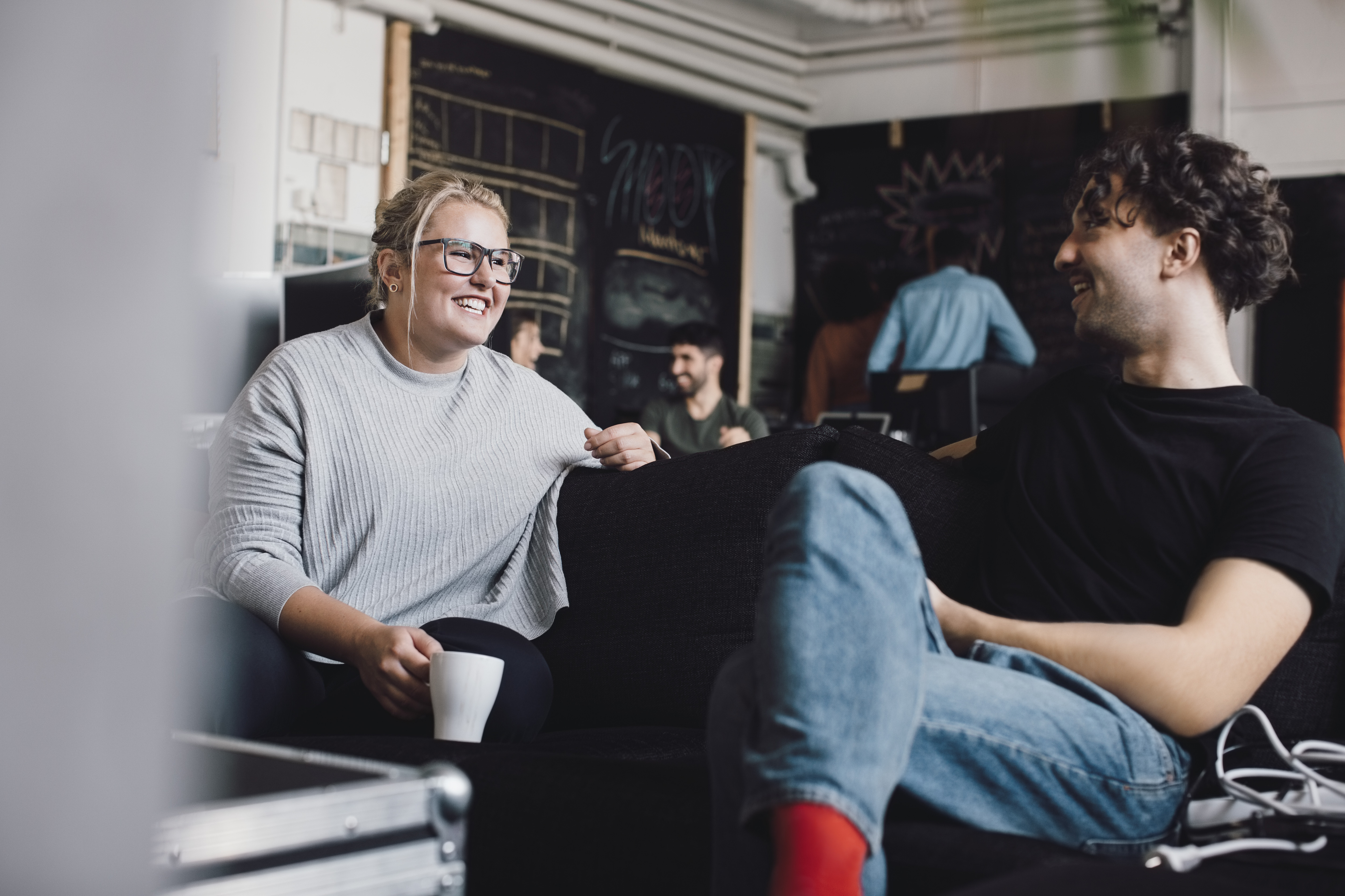 Illustrasjonsbilde kolleger som snakker sammen Foto: GettyImages