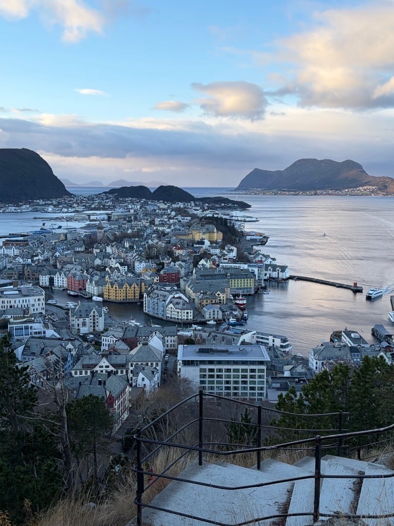 Ålesund by sett fra oversiden